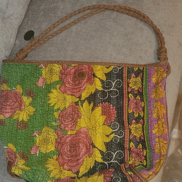 Will Leather Goods Red and Green Shoulder Bag with Floral Design - Picture 2 of 7